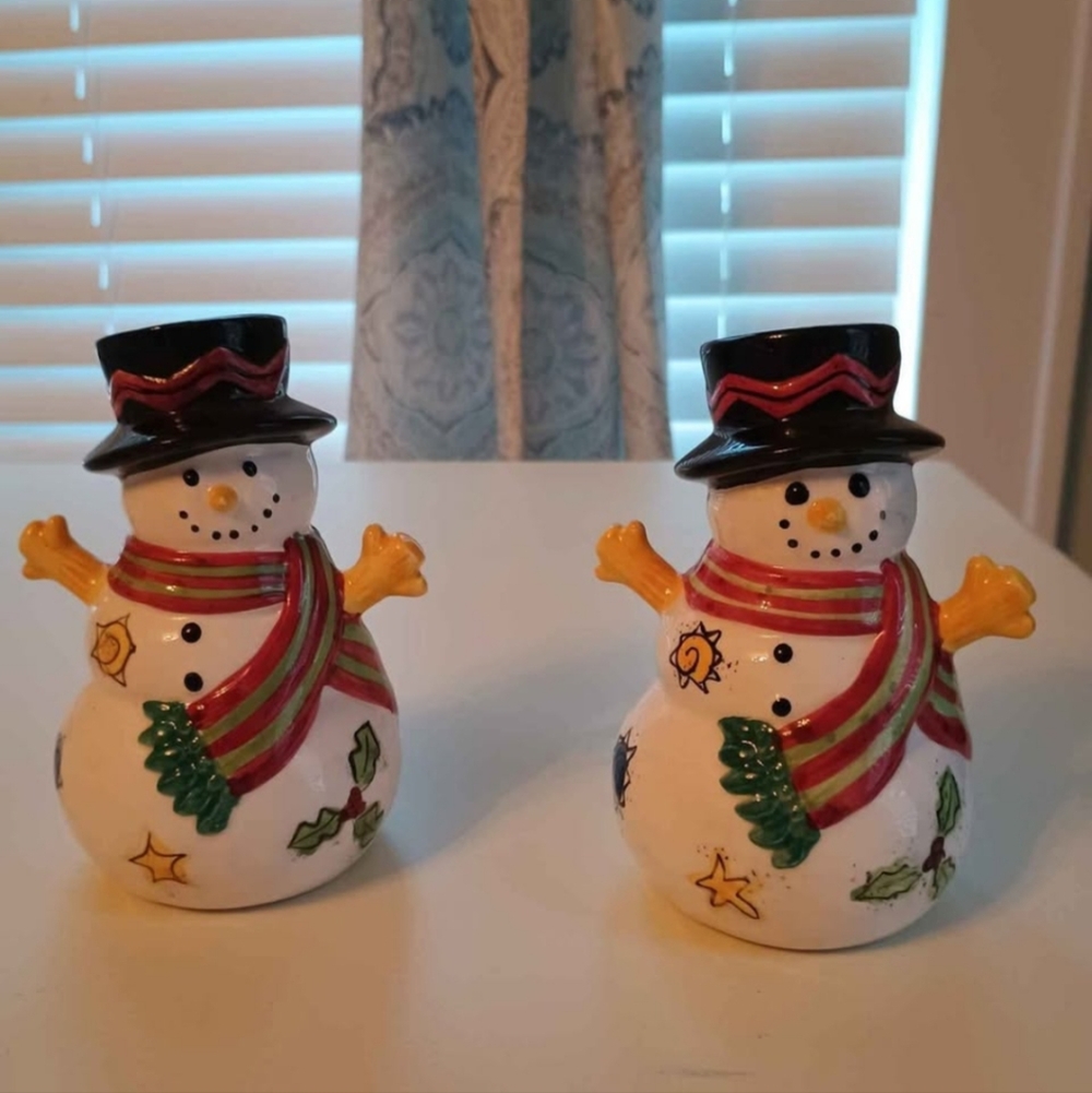 Vintage Sango Sweet Shoppe Christmas Snowman Salt And Pepper Shaker.
